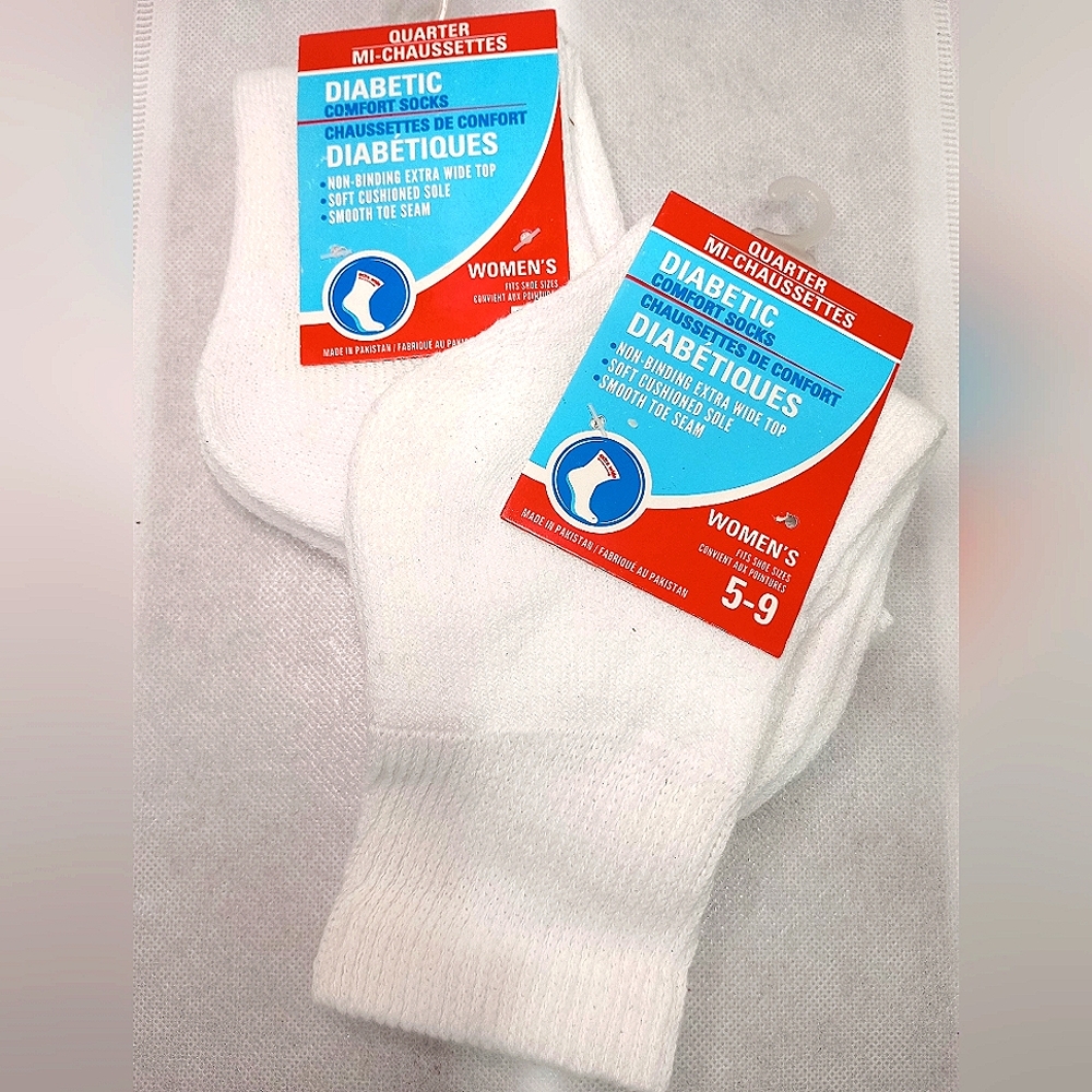 NWT Diabetic Women Quarter Socks White 5-9